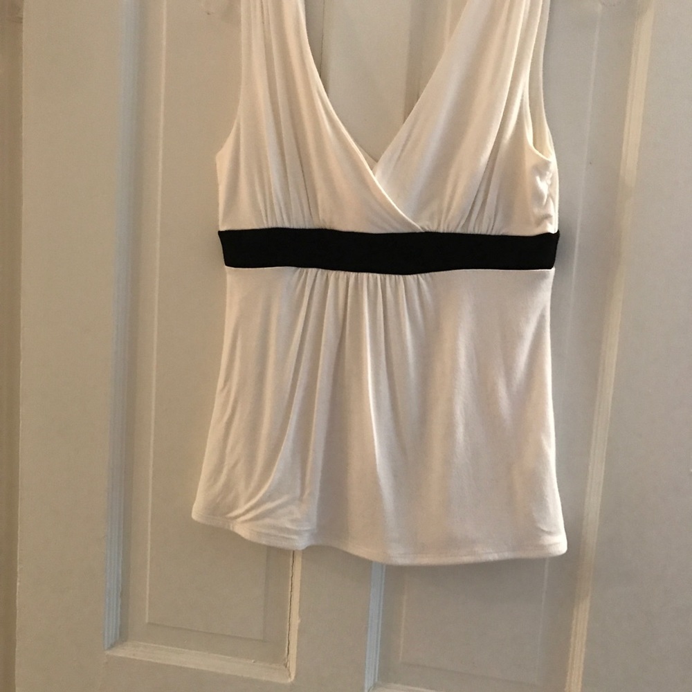 White with black band, WHBM top - Picture 3 of 3